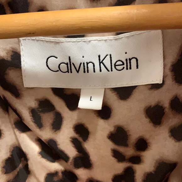 Calvin Klein Women’s Puffer Hooded Coat - Picture 4 of 9